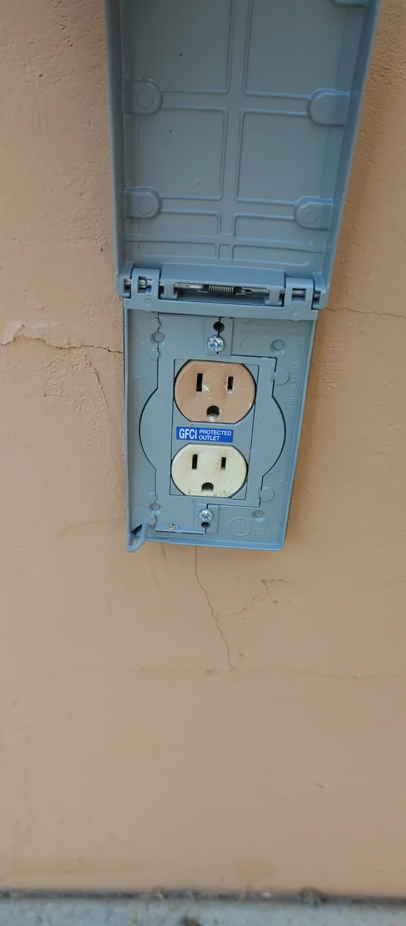 Outdoor outlet cover repair